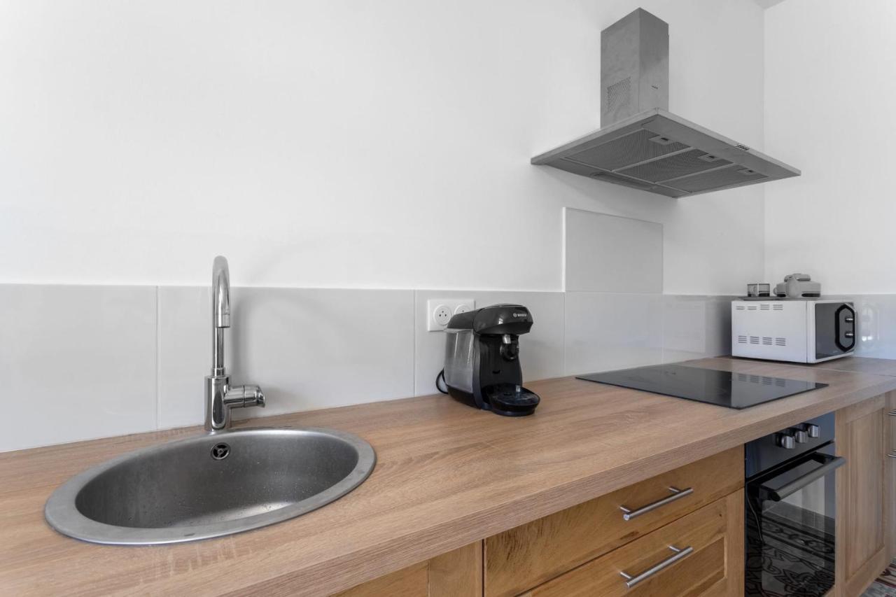 Luxurious 1 Bedroom, Ac, Terrace, Close Beaches - Dodo Et Tartine Каркеран Екстериор снимка